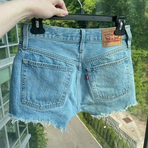 Levi’s high rise jean shorts size 24 light wash
